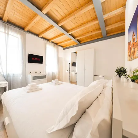 Belvedere House 2 In Center