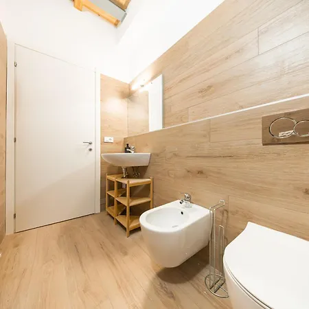 Belvedere House 2 In Center