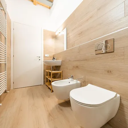 Belvedere House 2 In Center *