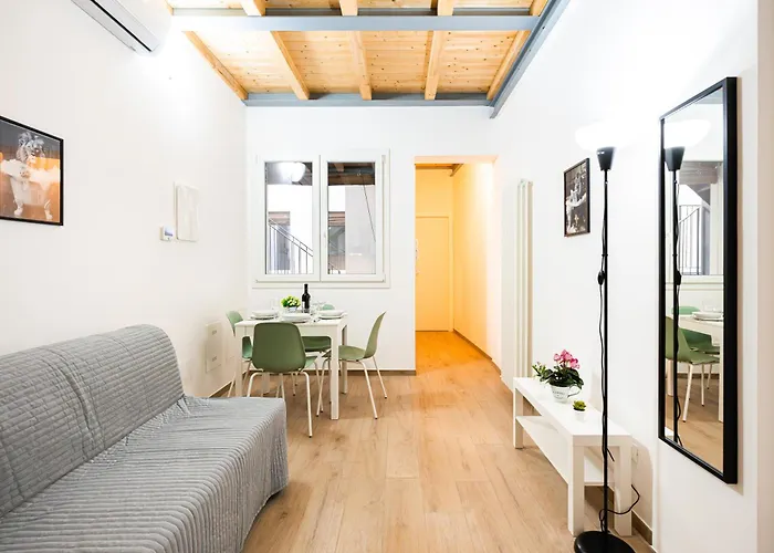 Belvedere House 2 In Center