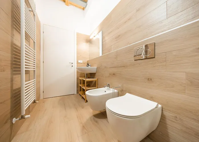 Belvedere House 2 In Center *